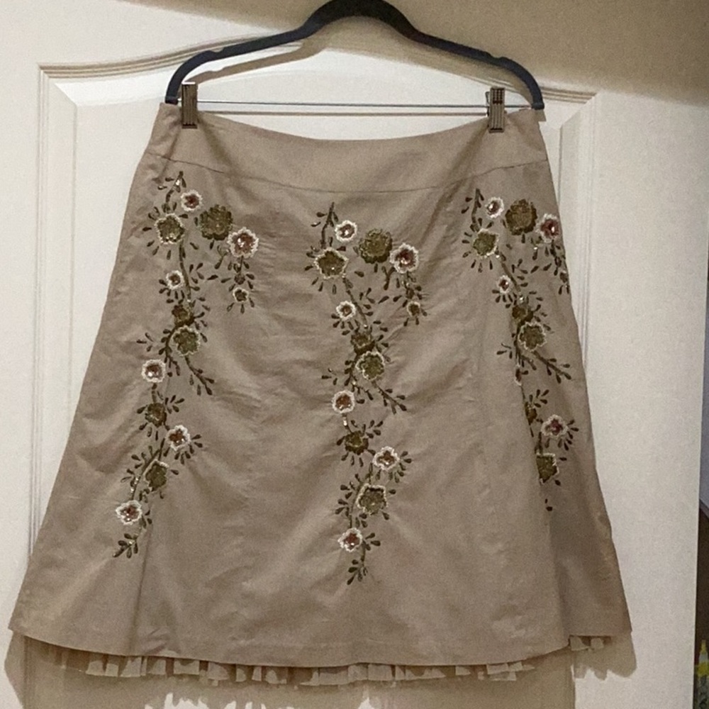 Vintage Talbots cotton embroidered skirt Size 14.
